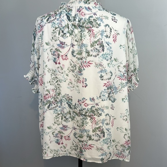 Vince Camuto Floral Spring Ruffle Short Sleeve Easter Office Blouse - Picture 5 of 8